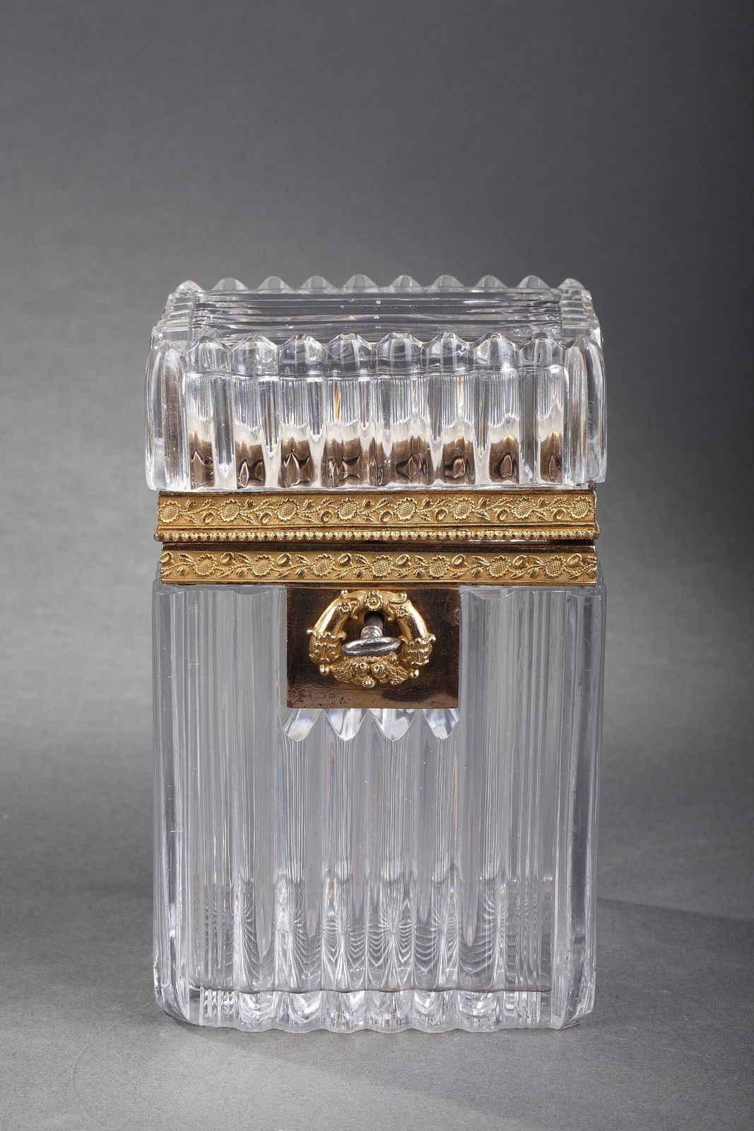 Coffret en cristal taillé Charles X à montures en ormolu photo furniture