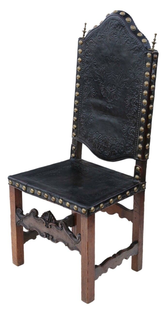 Early 18th Century Portuguese Oak And Leather Chair