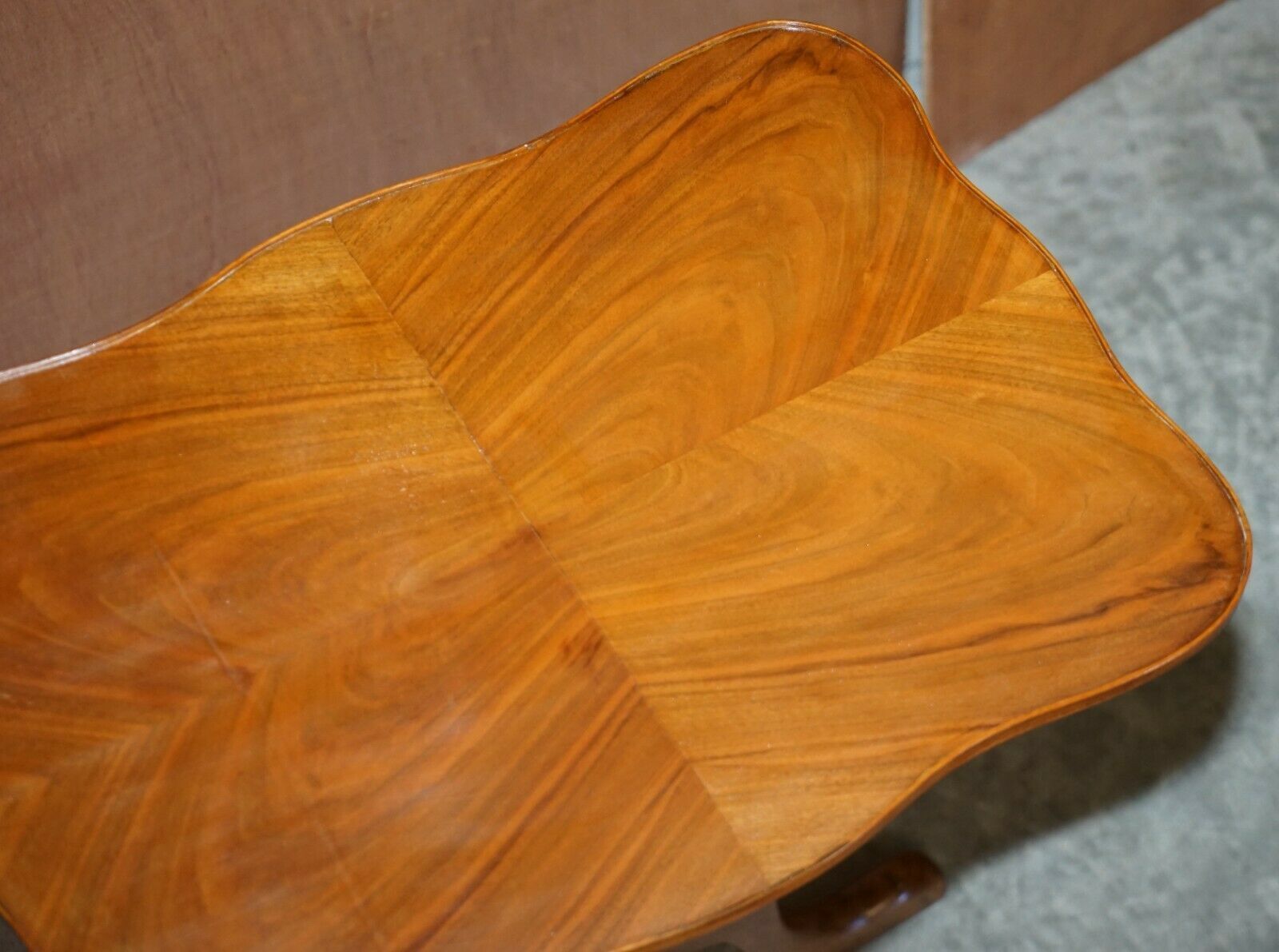Lovely Antique Victorian English Walnut Tilt Top Side Occasional Tripod Table photo 950.0
