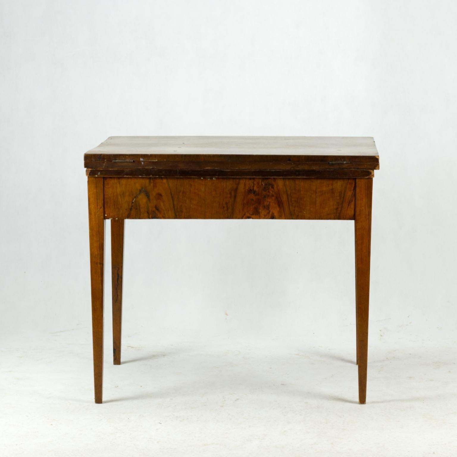 Biedermeier Table, 19th Century photo vinterior