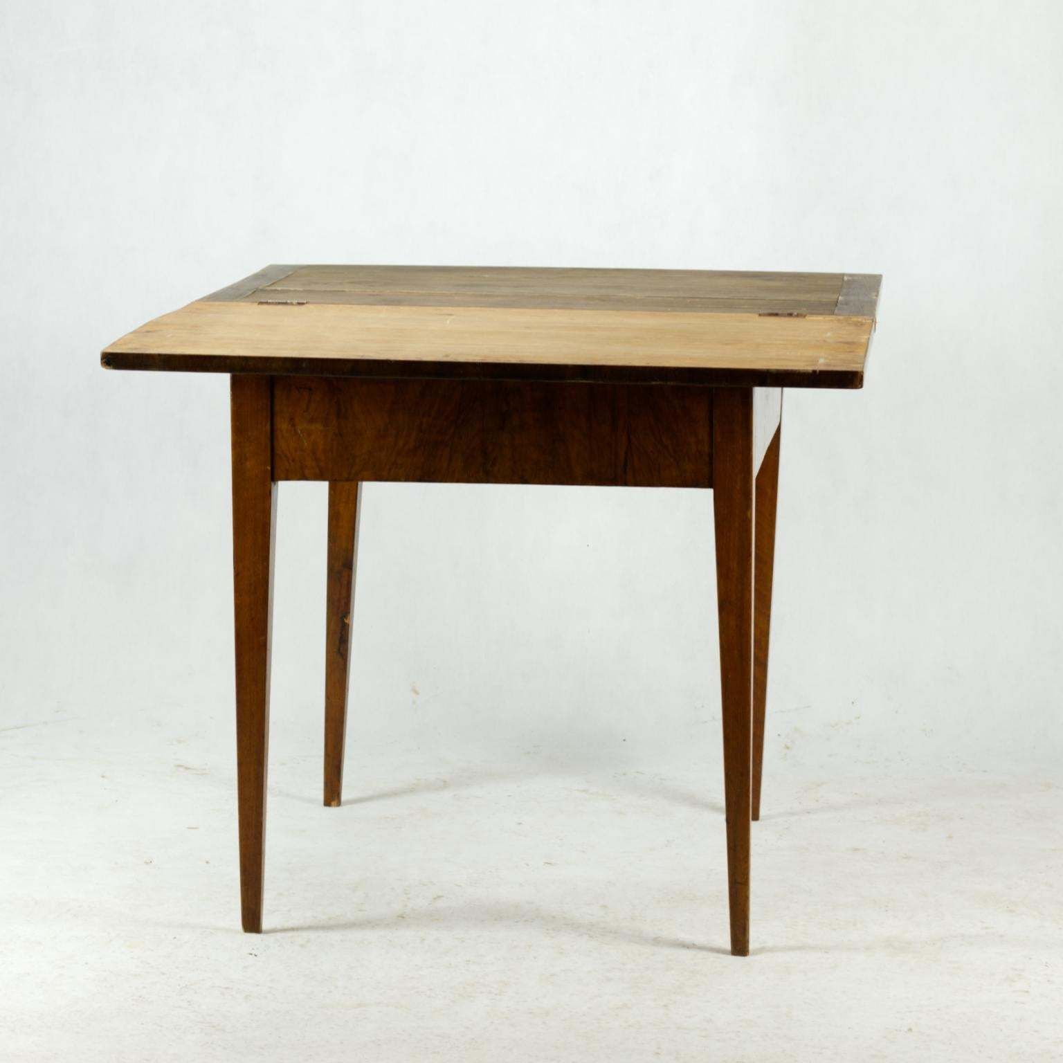 photo furniture Biedermeier Table, 19th Century