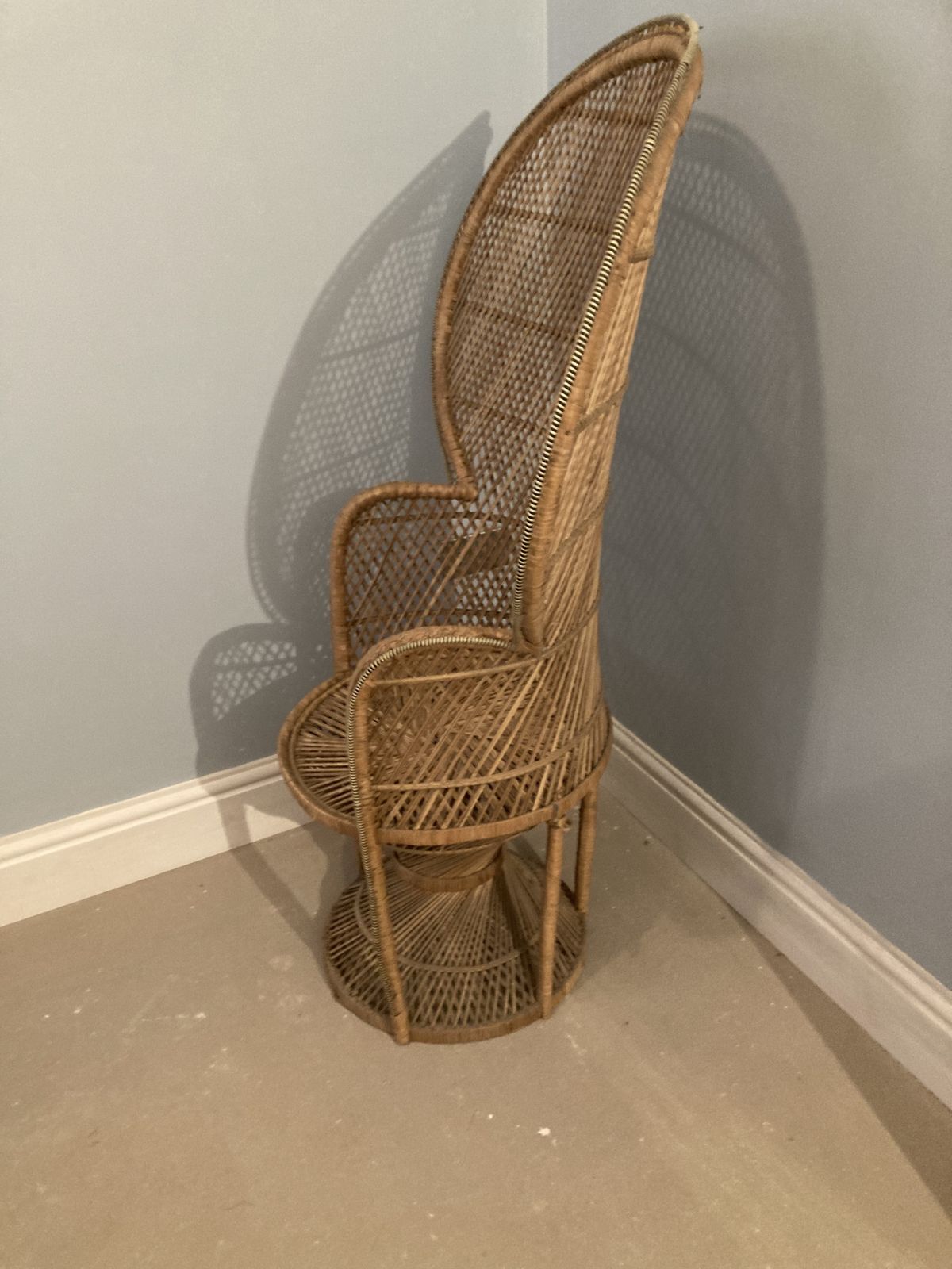 Original Mid Century 70's Boho Peacock Wicker Chair photo 290.0