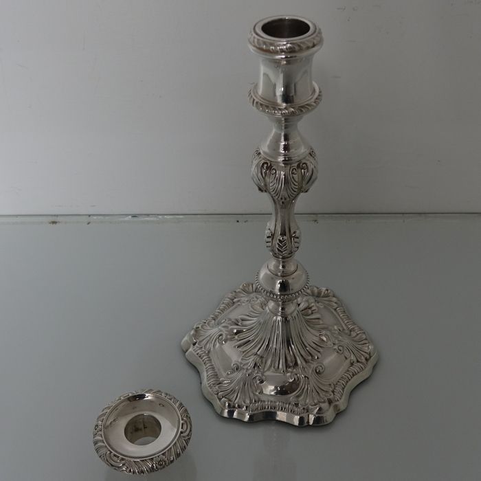 19th Century Antique Victorian Silverplated Pair Of Candlesticks Walker & Hall photo vinterior