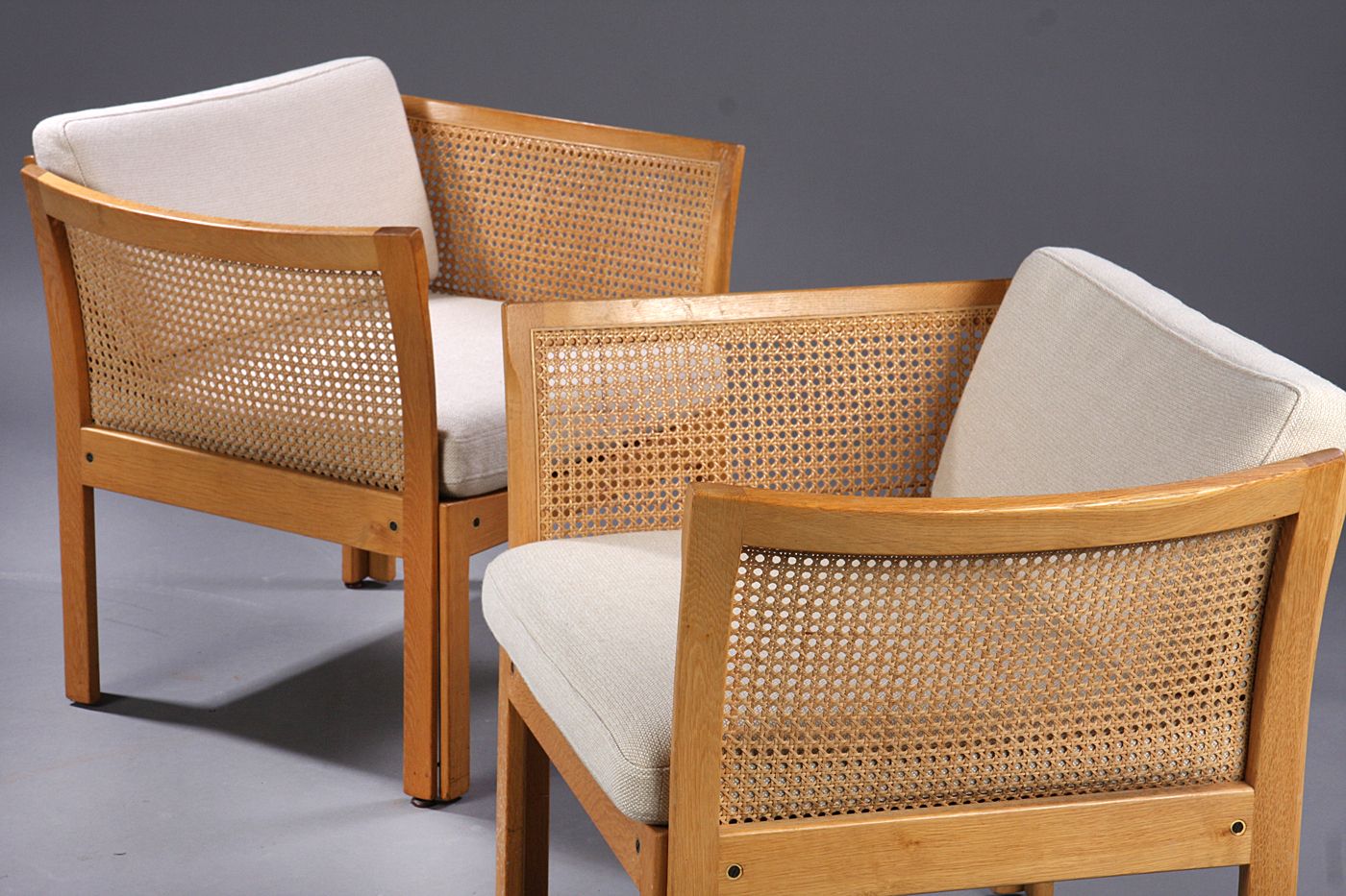 1960s Illum Vikkelso Set Of Three Danish Plexus Easy Chairs In Oak And Grey Fabric photo vinterior