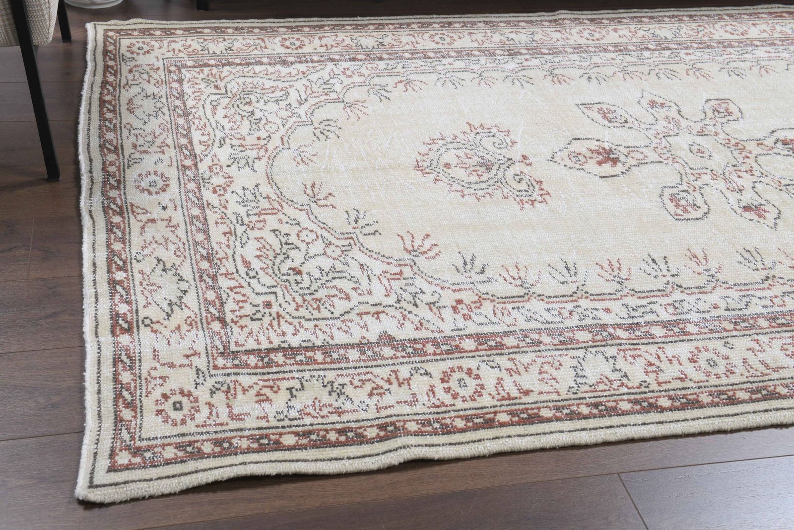 Antique Turkish Area Rug, Oushak Handmade Wool Beige Floral Rugs, Farmhouse Decor, One Of A Kind, Bohemian, Made In Turkey, Carpet photo vintage