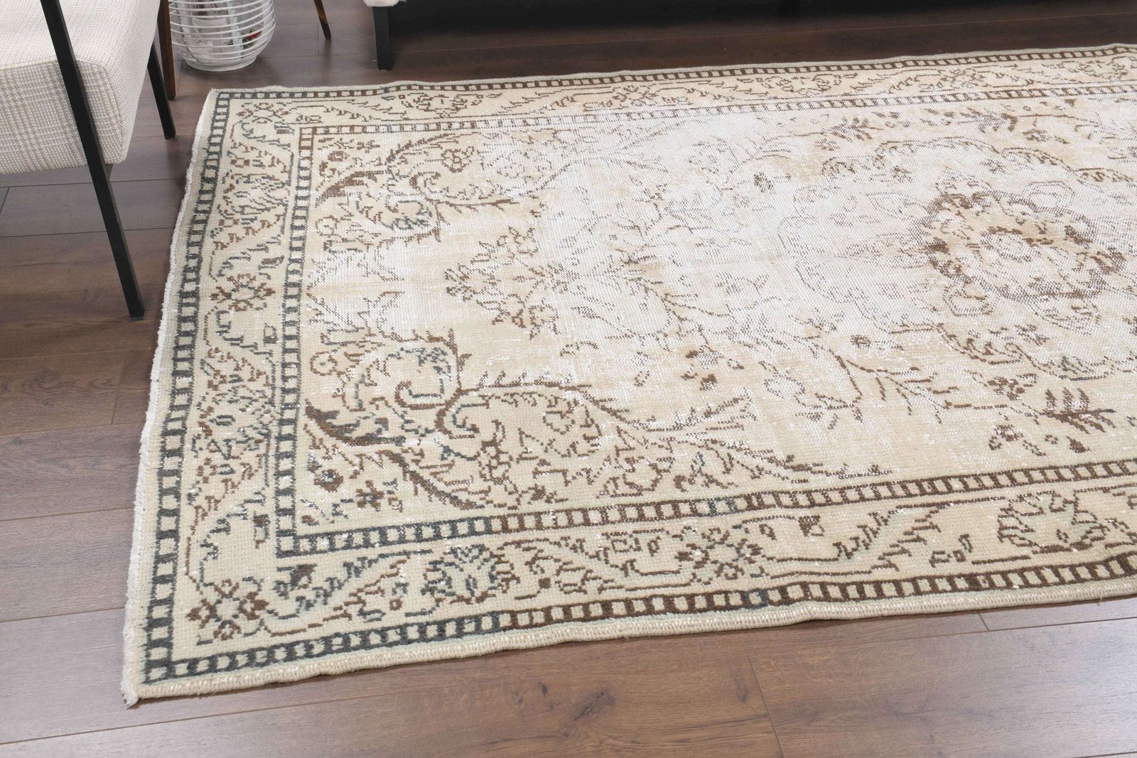 Antiek Turks vloerkleed, Oushak handgemaakt wollen beige oosters tapijt, landelijke stijl, uniek exemplaar, Bohemian, gemaakt in Turkije, tapijt photo vintage