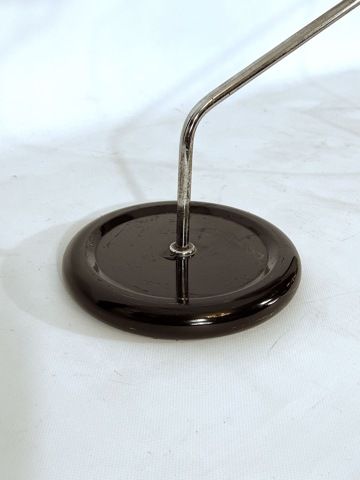 Harvey Guzzini, Chrome And Plastic Articulated Table Lamp photo 425.1