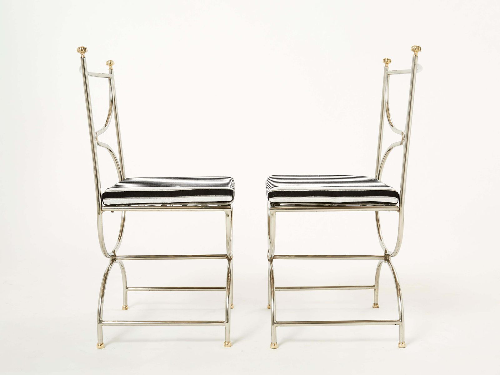 photo vinterior Ensemble de douze chaises curules en acier, laiton et velours, par Maison Jansen, années 1960