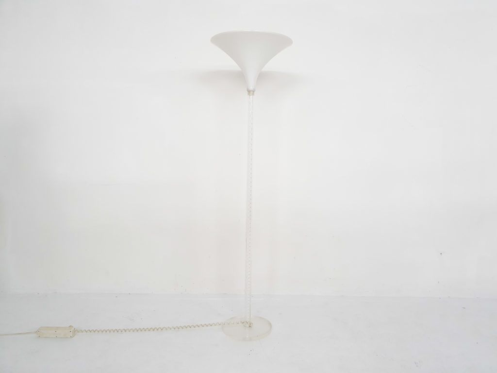 Witte Plexiglazen Vloerlamp Van Harco Loor, Nederland