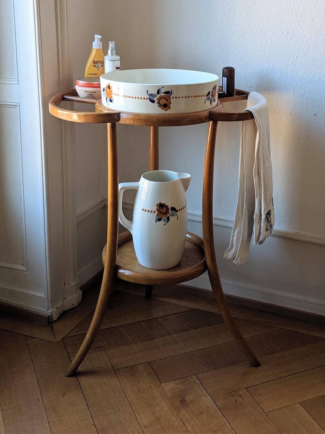 Baumann Toilet Stand With Pitcher And Washbasin photo vinterior