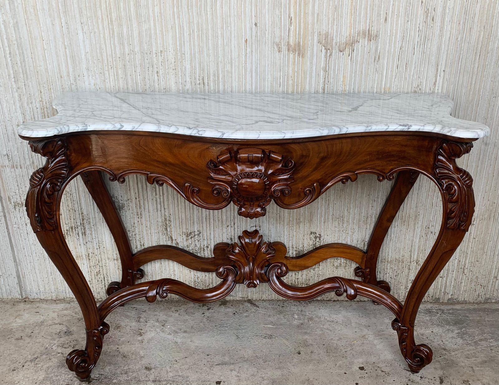 Console Régence française en noyer sculpté, plateau en marbre blanc, 2 disponibles photo Mobilier