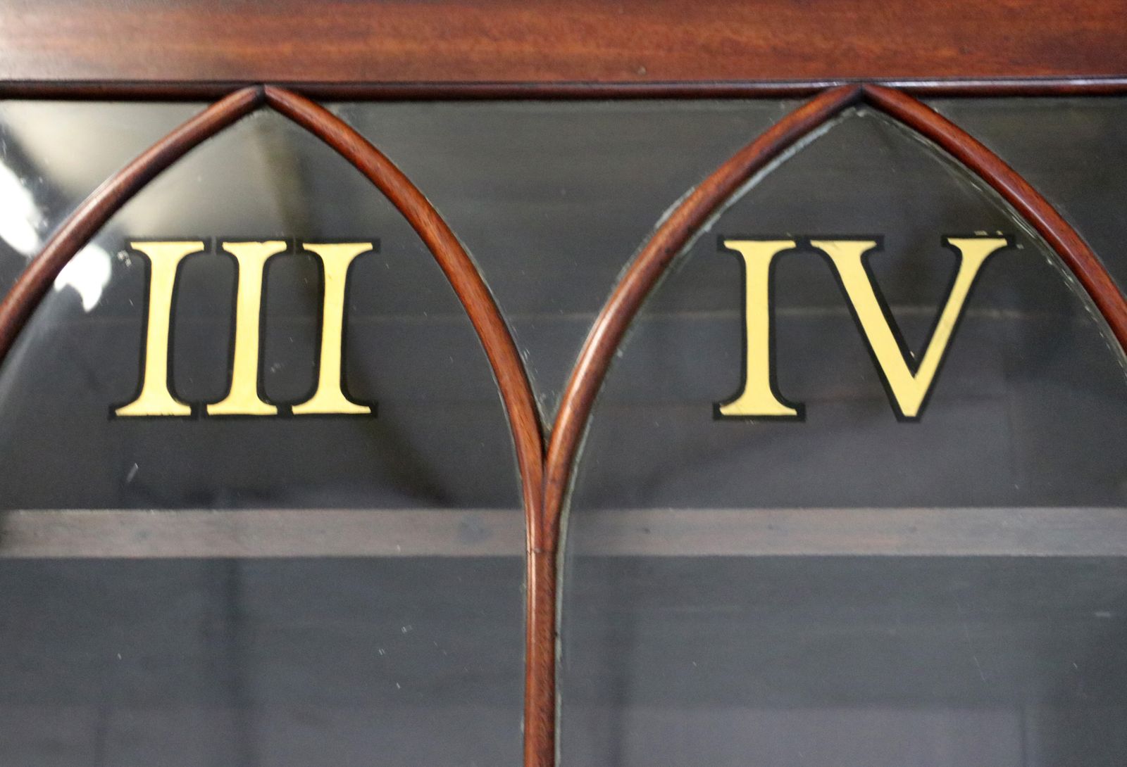 A Wonderful Late Georgian Totally Imposing Mahogany Secretaire Bookcase Cabinet. photo vinterior