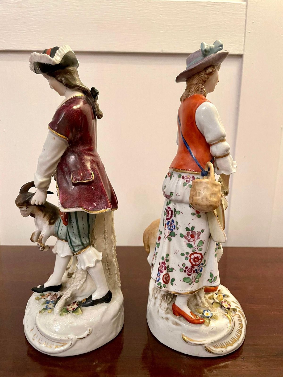 photo furniture Pair Of Antique Victorian Continental Porcelain Figures