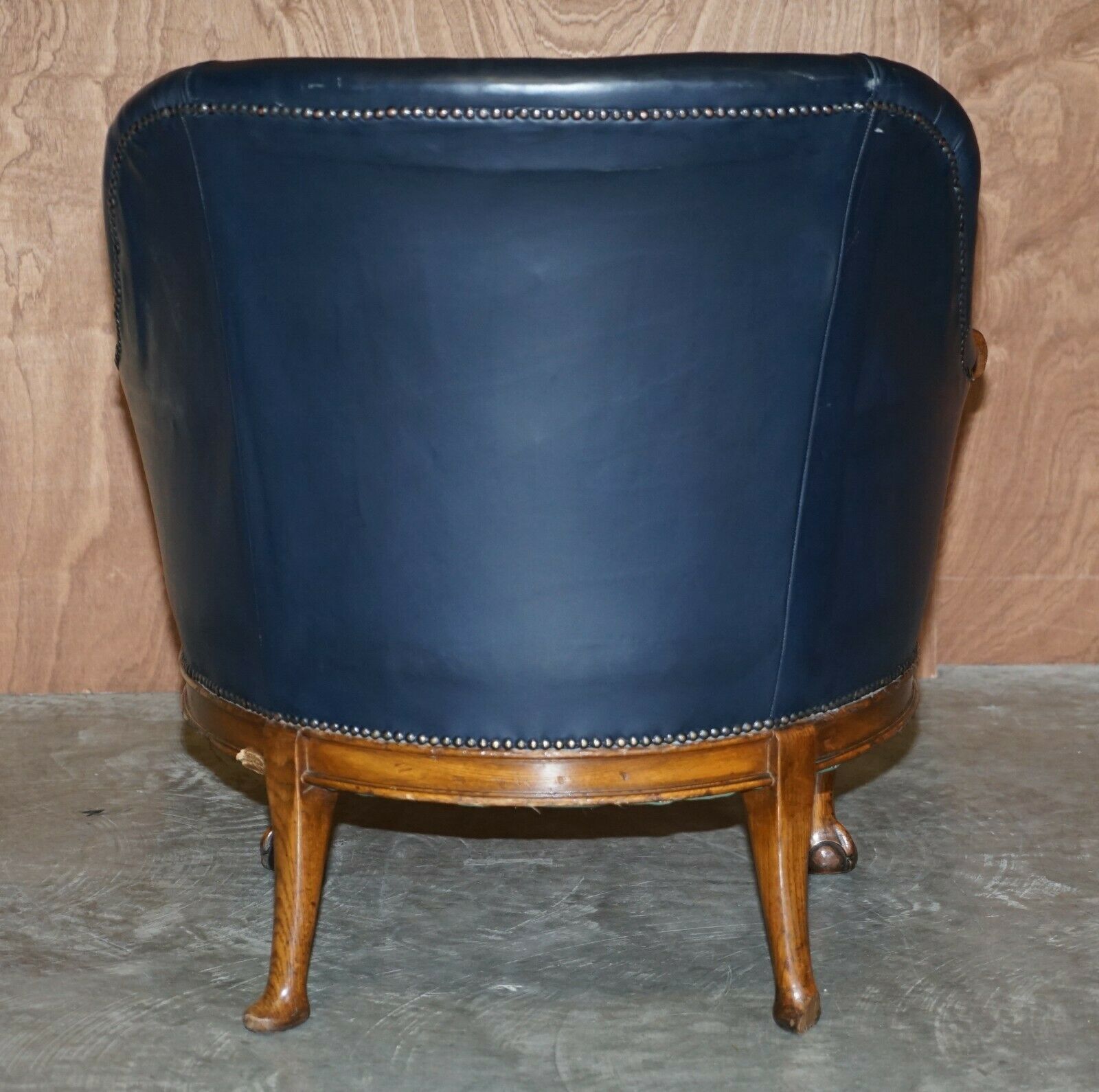 photo furniture Antique Regency Circa 1810 1820 Claw & Ball Oak Framed Blue Leather Armchair