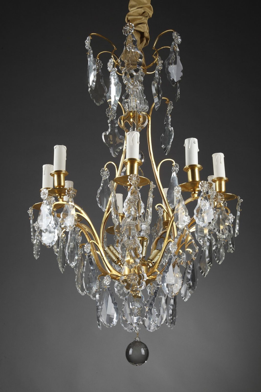 Lustre à huit bras de lumière en bronze doré et pendeloques photo vintage