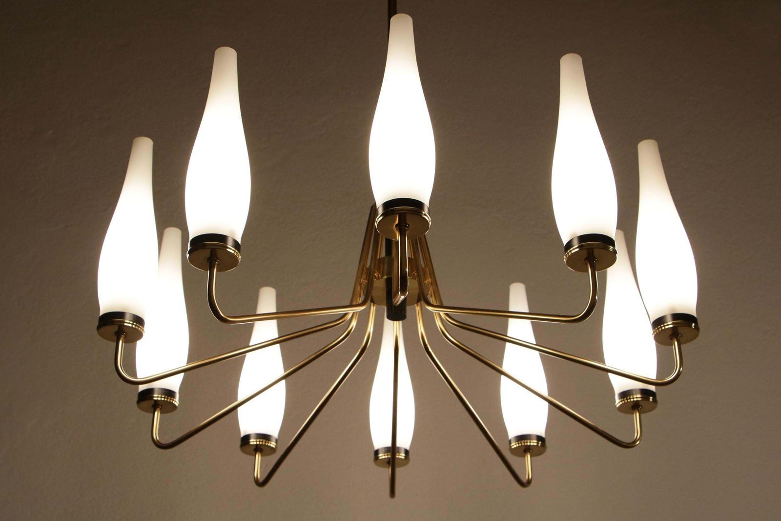 Italian Mid Century Modern Ten Lights Chandelier Attributer To Stilnovo, 1950s photo 3100.0
