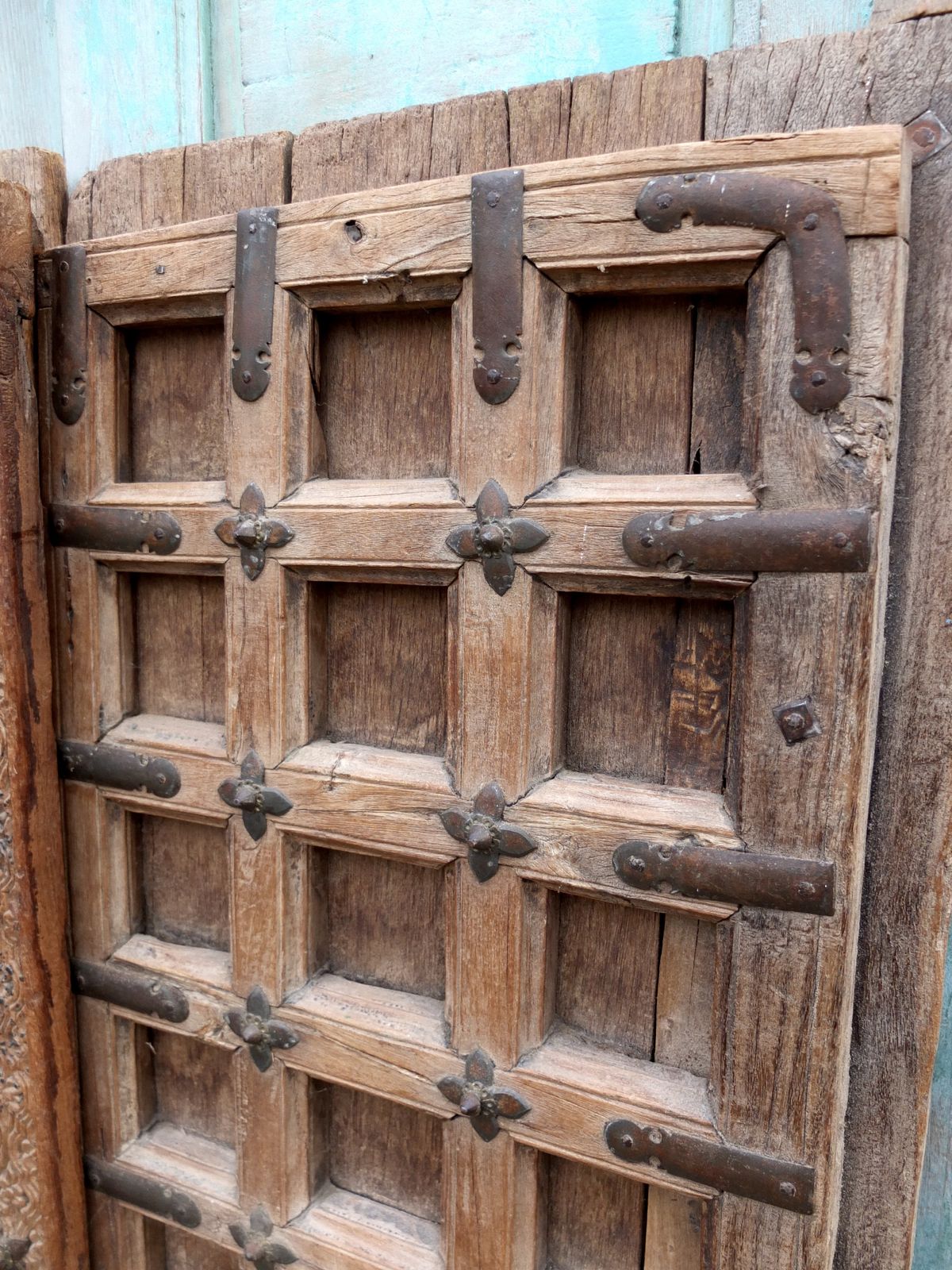 A Stunning Pair Of Large Antique Indian Studded Panelled Wooden Doors photo vinterior