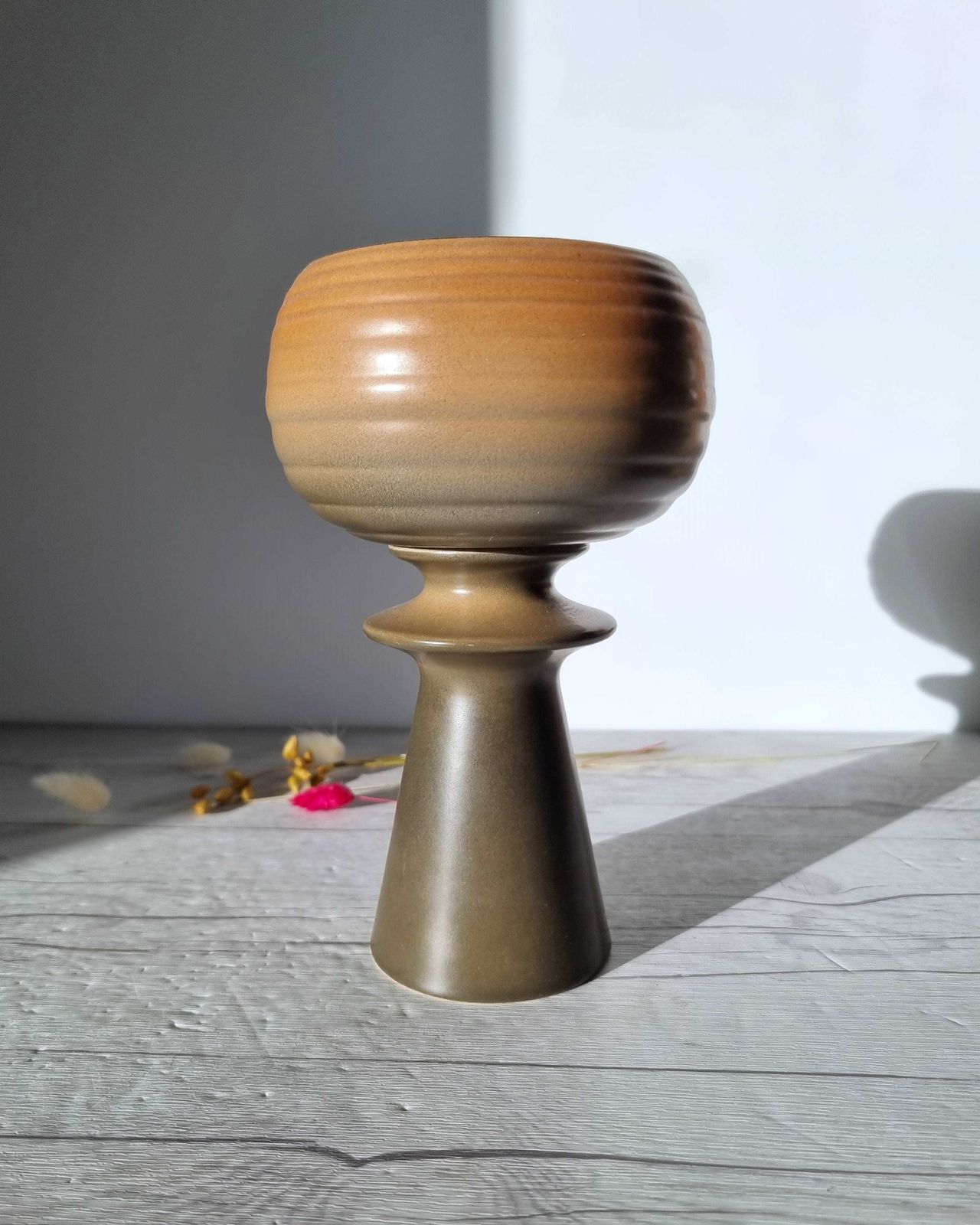 Beswick Mid Century Atomic Influence, Modernist, Earth Tone Palette Stylised Ufo Planter, 1950s 70s photo furniture