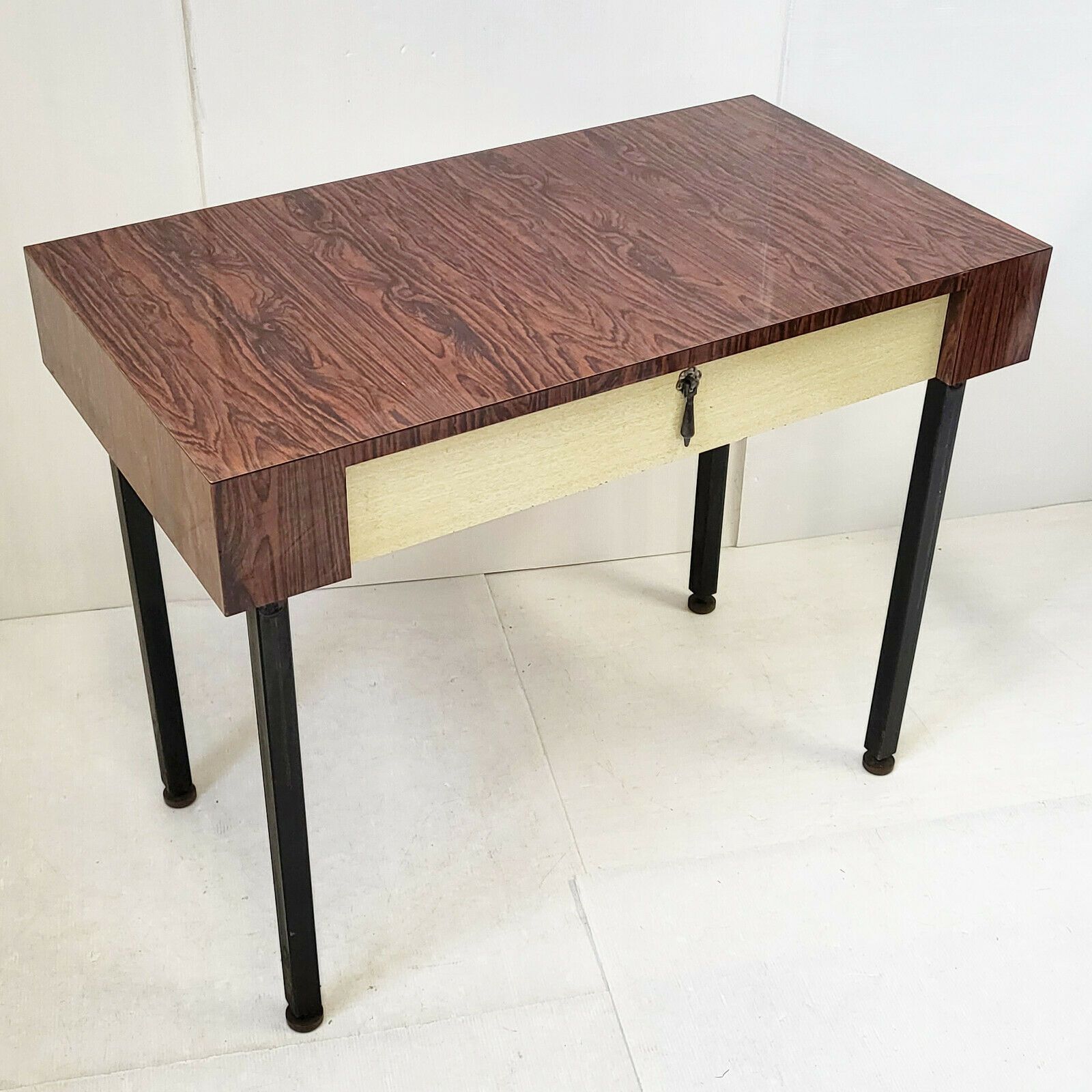 Adorable Bureau Vintage 1960 En Formica & Metal 60s 1960s Annees 60 photo furniture