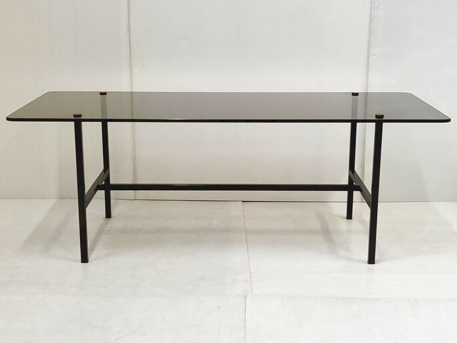 Table Basse Vintage 1950 En Acier Laque Noir & Verre Fume 50s 1950s Rockabilly photo Meubels