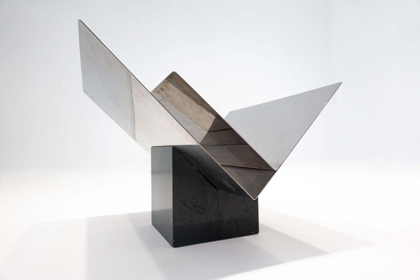 Mid Century Modern Magazine Rack By Sergio Asti, Marble And Steel, Italy, 1960s photo for sale