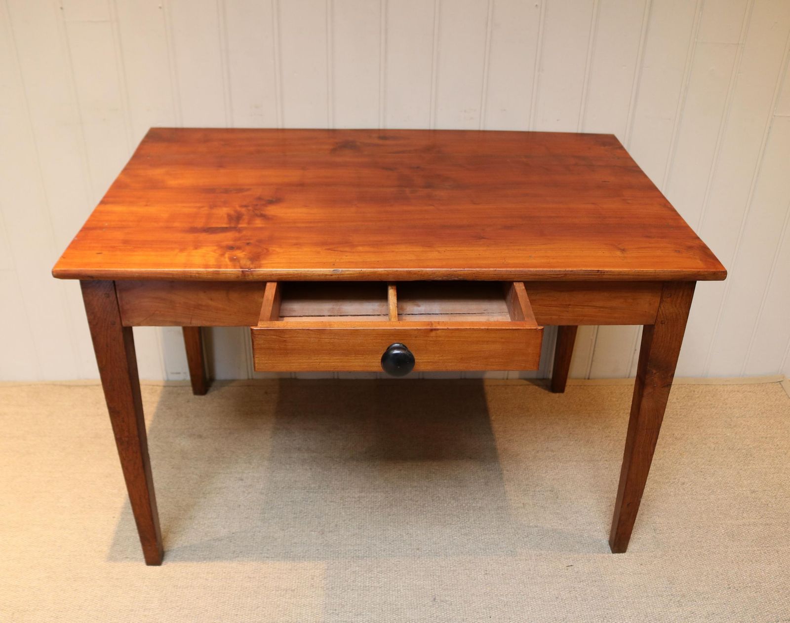 photo furniture Small Proportioned French Provincial Cherry Wood Table