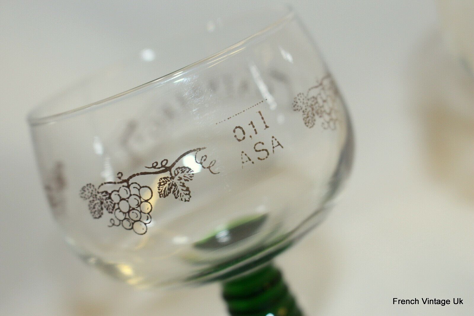Vintage Set X 1 Dark Green Gatsberg + 1 Clear Glass White Grapes Pattern Wine photo buy