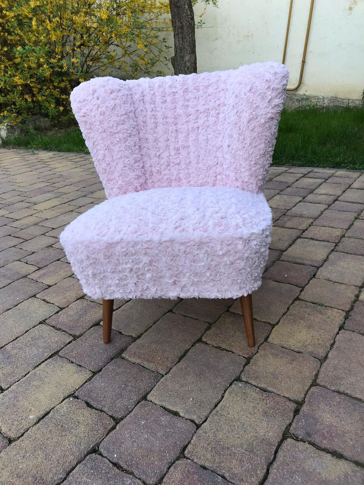 1950s Cocktail Chair Pink Faux Fur photo vinterior