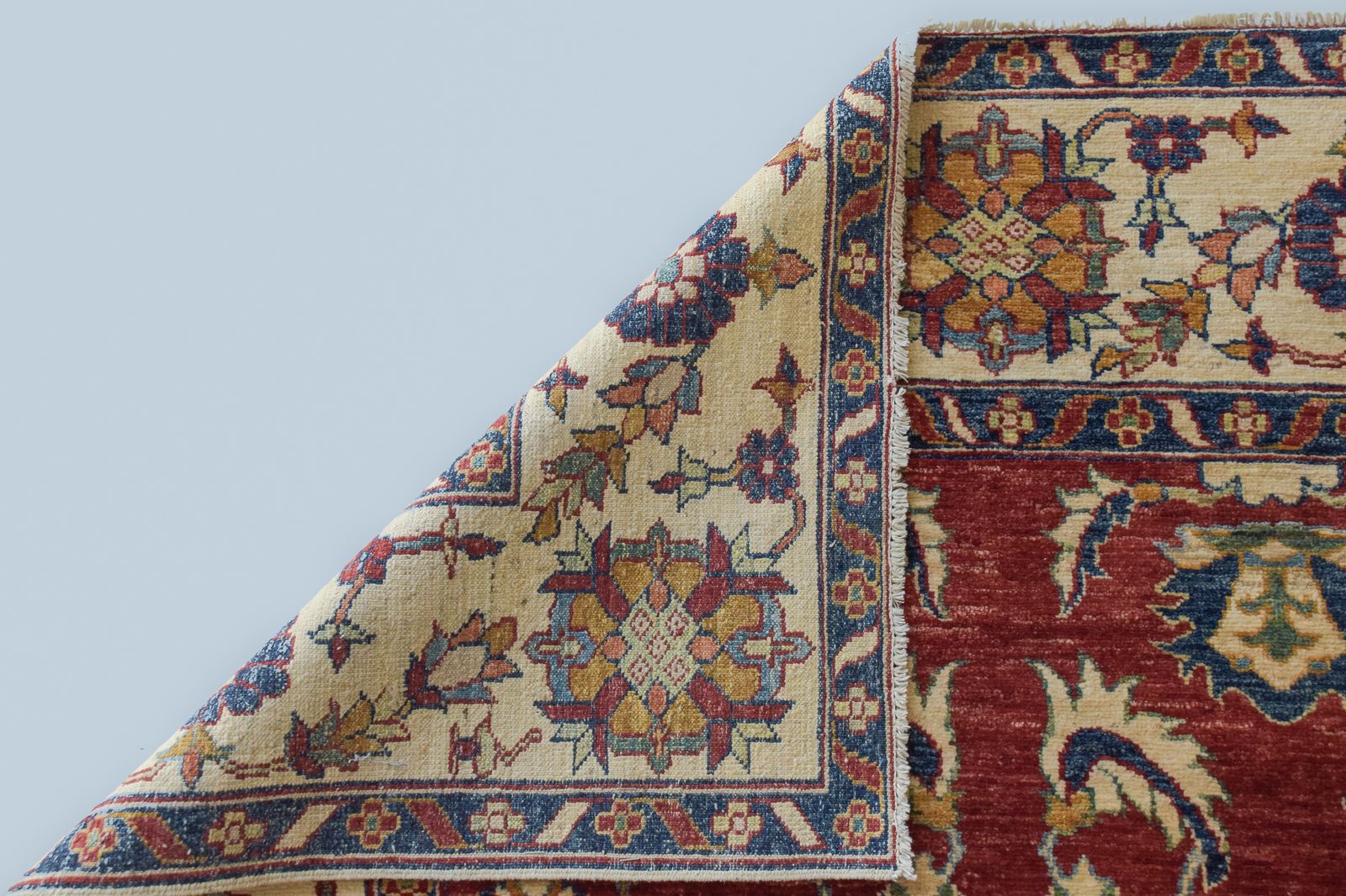 photo for sale Traditioneel Handgeweven Tapijt In Sultanabad Stijl