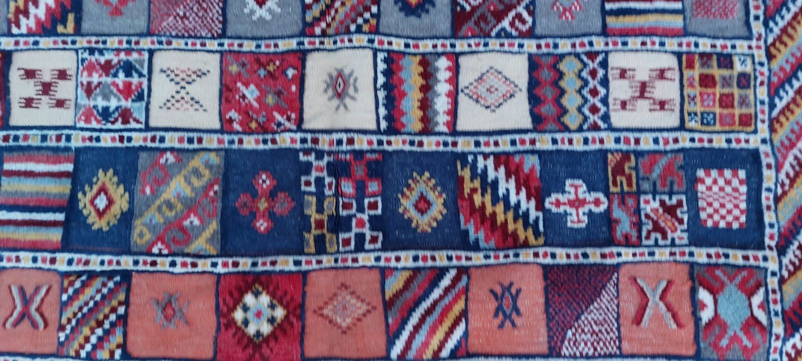photo furniture Large Handmade Moroccan Berber Rug. Colourful Berber Camel Wool Carpet/  9.3x5.1 Ft