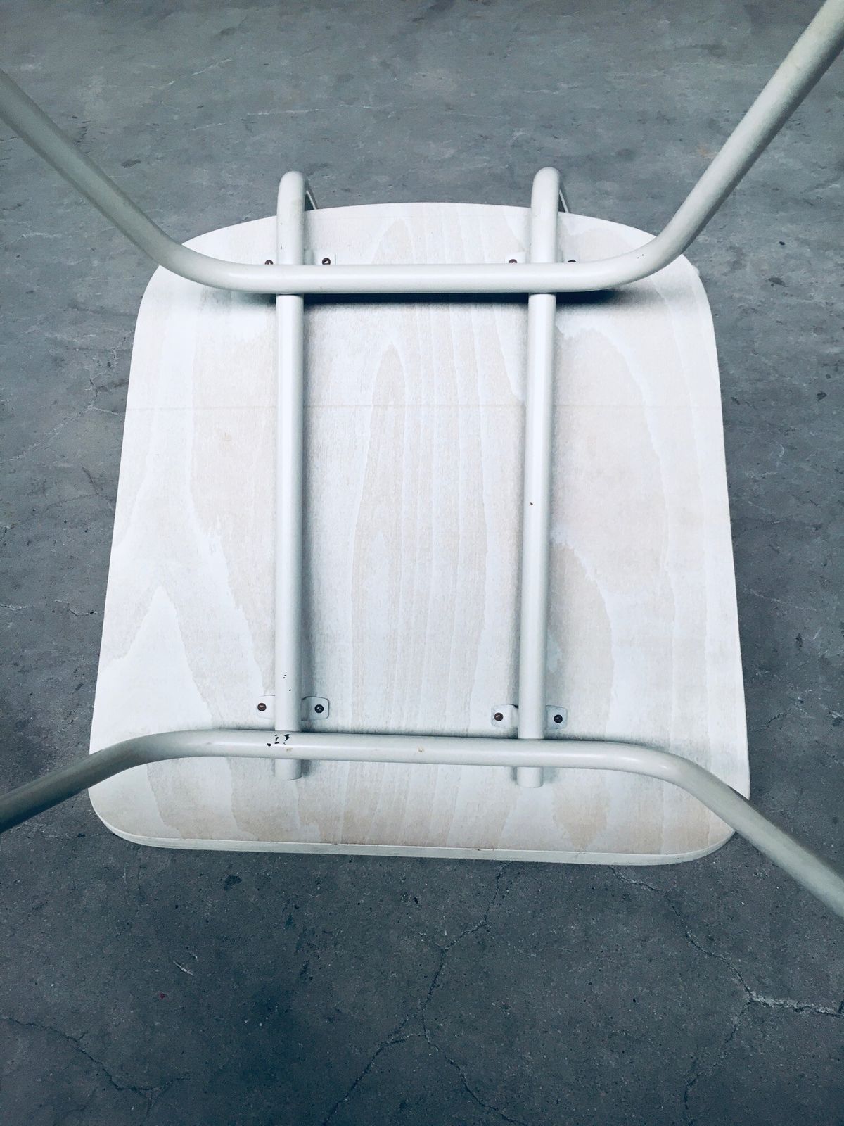 photo furniture Mid Century Modern Design Dress Boy Chair Van Wim Rietveld Voor Auping, Ca. Jaren 1950