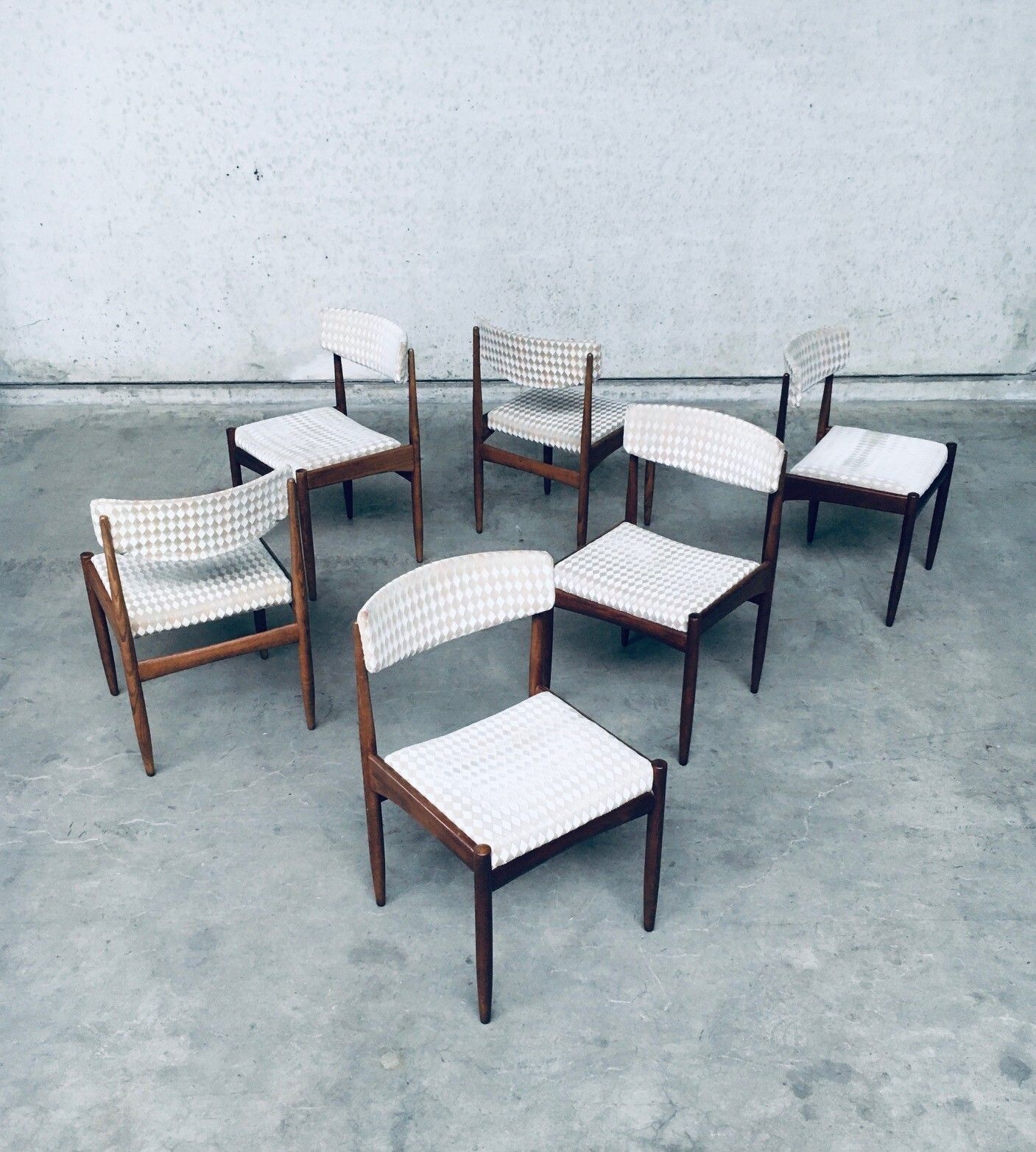 Mid Century Modern Scandinavisch Design Teakhouten Eetkamerstoelen, Ca. Jaren 1960