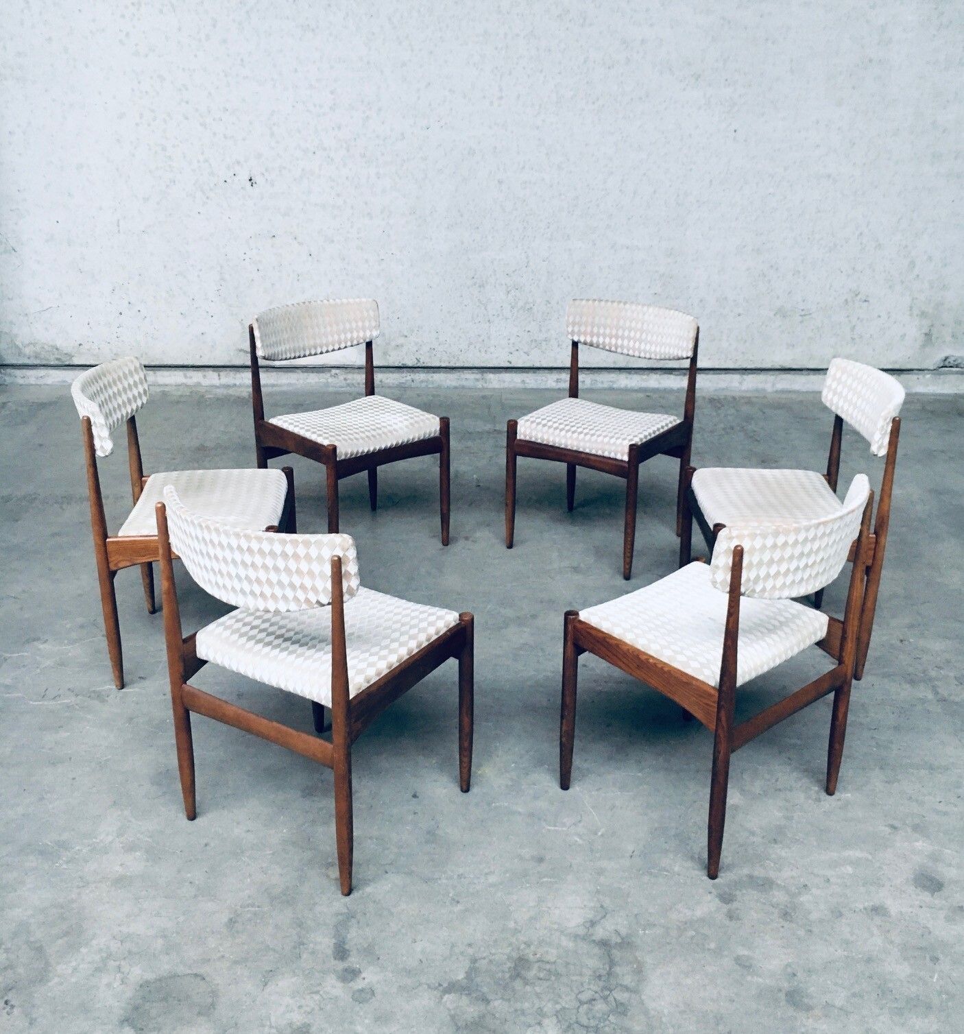 Mid Century Modern Scandinavisch Design Teakhouten Eetkamerstoelen, Ca. Jaren 1960 photo for sale