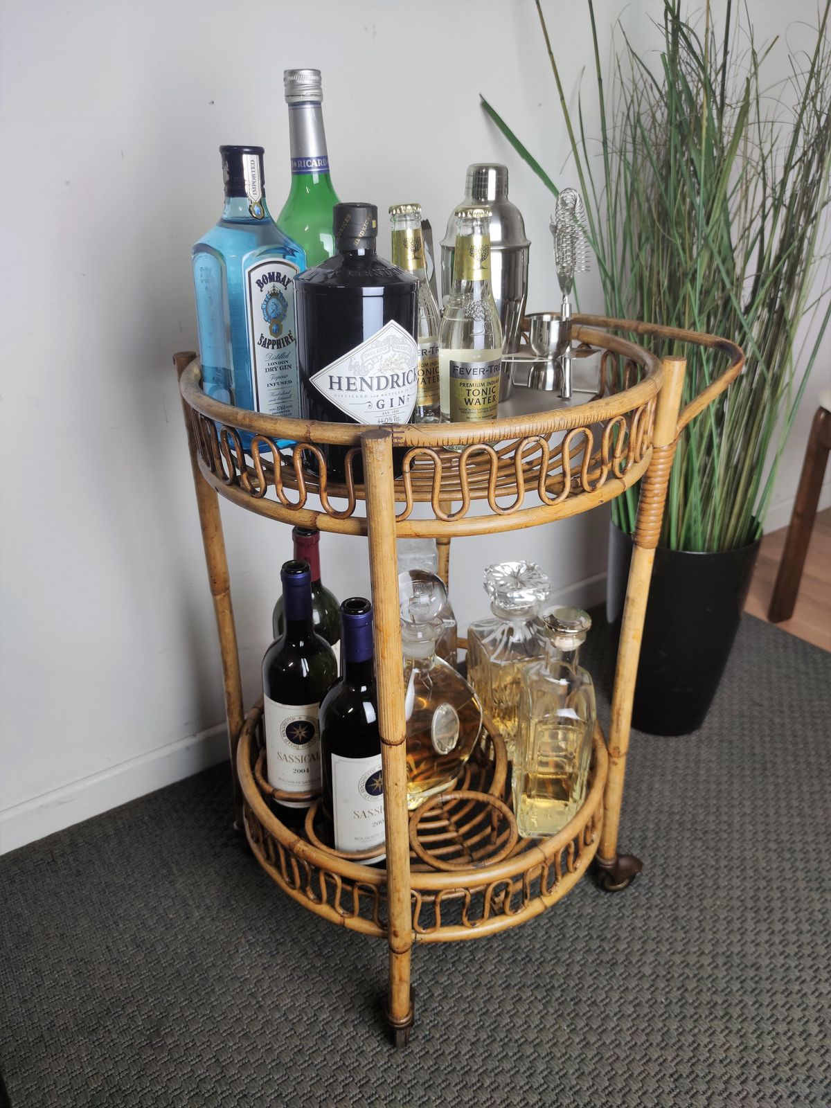 1960s Italian Bamboo Rattan Bohemian French Riviera Round Serving Bar Cart photo vinterior