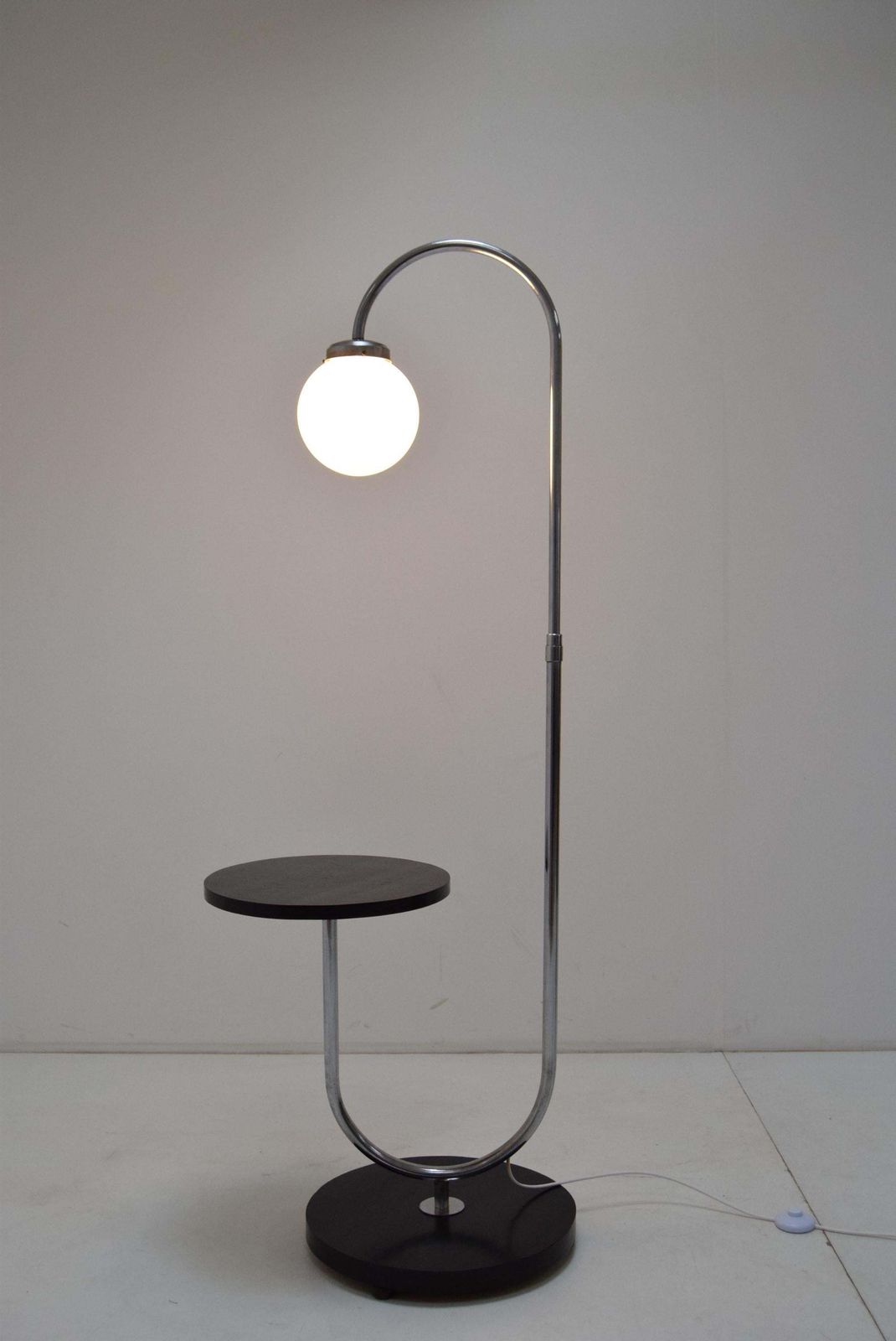 photo vintage Art Deco Floor Lamp,Designed By Jindrich Halabala,1930's.