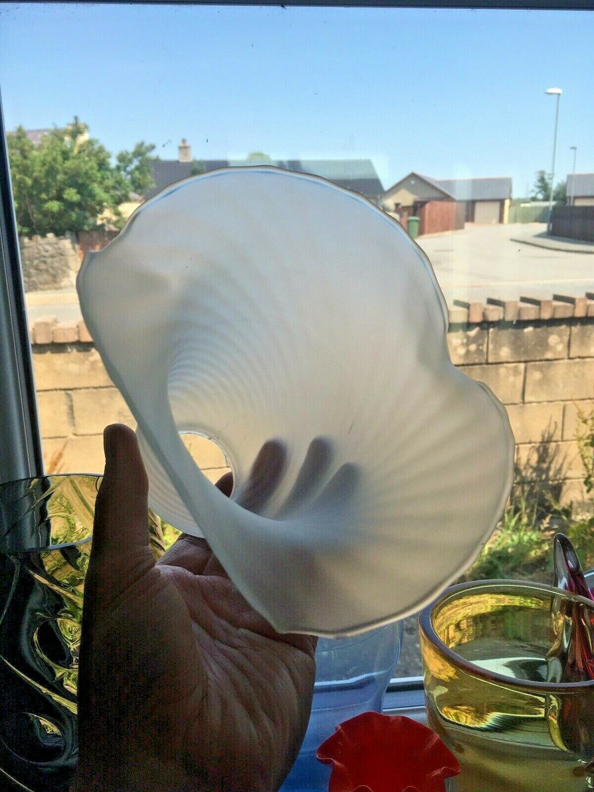 Lovely Vintage French Vianne Glass Frosted Ribbed Ruffled Fluted Edge Lamp Shade photo Home Decor