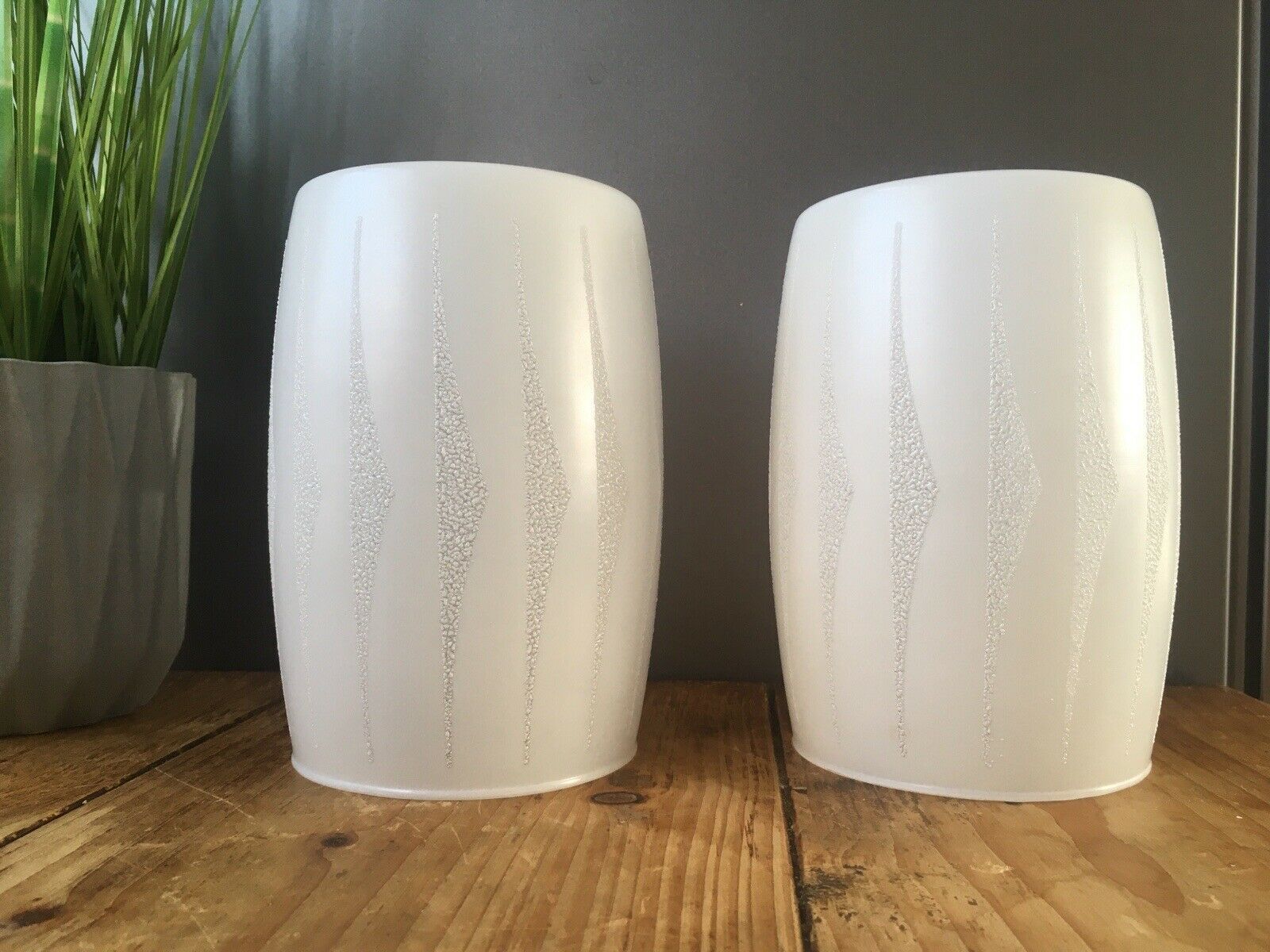 photo for sale Retro 70's Clear & White Geometrical Chevron Light Lamp Shade Mid Century Modern