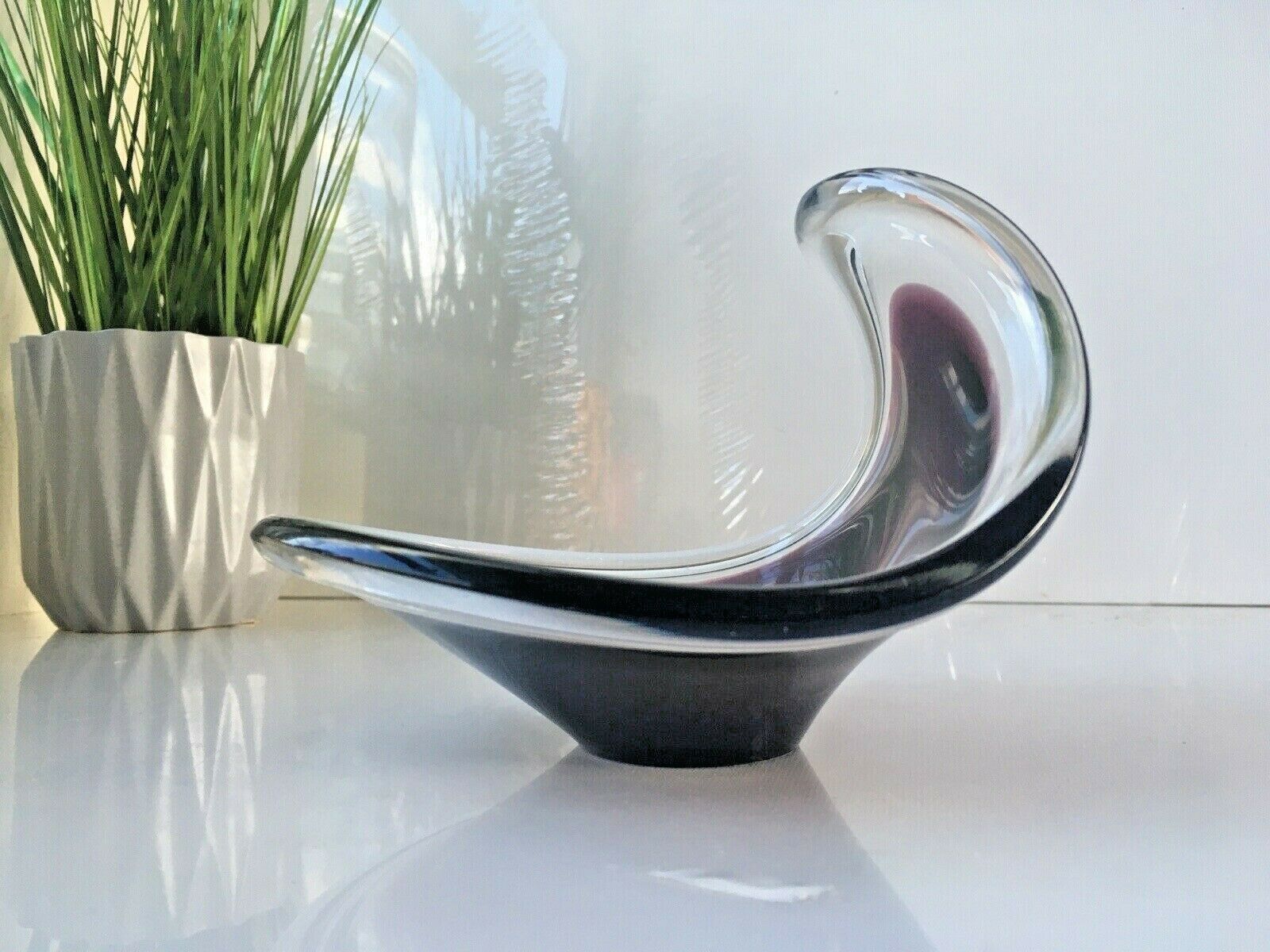 Mid Century Swedish Flygsfors Aubergine Freeform Art Glass Bowl   Paul Kedelv photo for sale