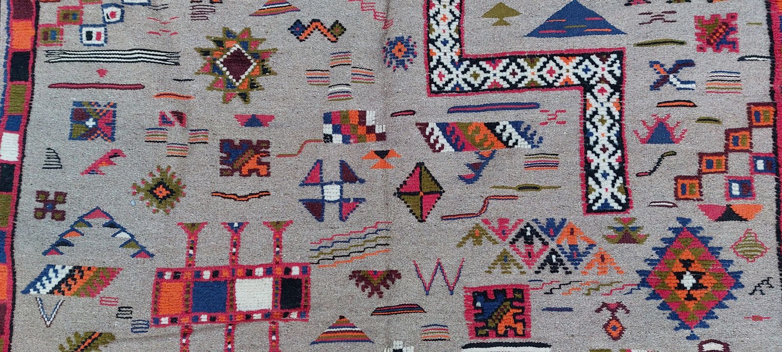 photo buy Handmade Traditional Moroccan Rug. Berber Carpet Natural Wool And Camel Hair / 8.3x5.4 Ft