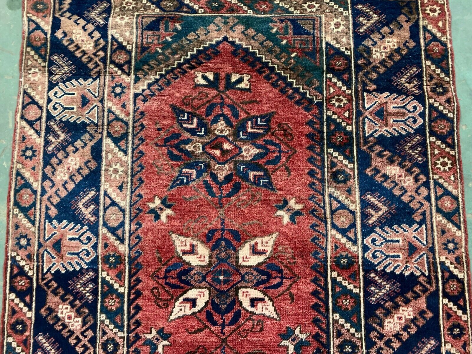 photo furniture Vintage Turkish Tribal Rug Veg Dye 220x132 Cm Turkish Carpet Red