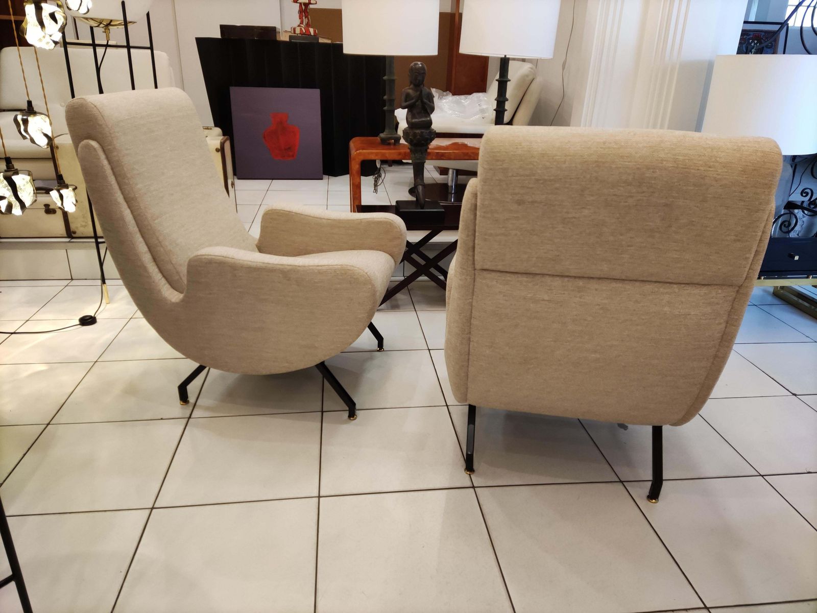 4071.0 Pair Of Italian Armchairs With Black Metal Feet photo