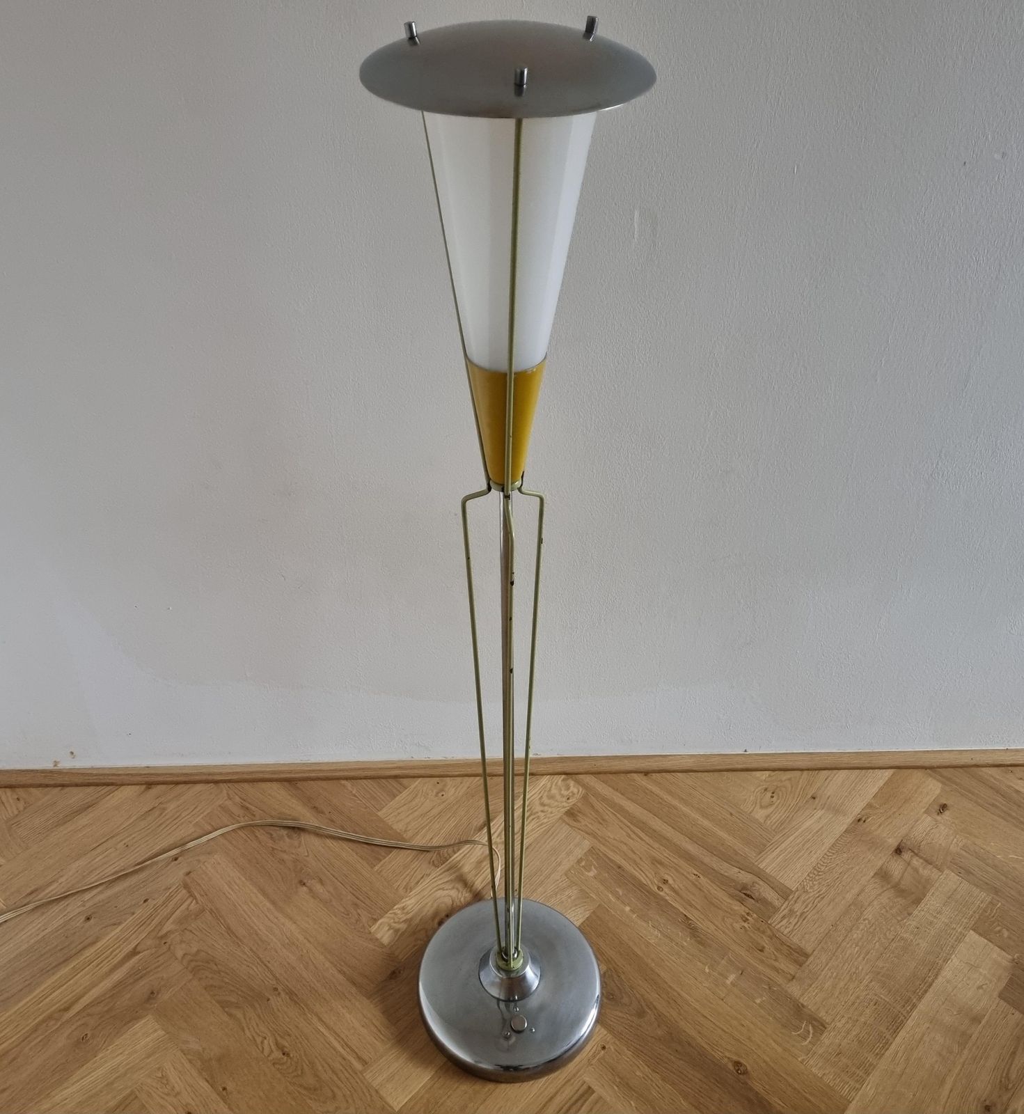 photo furniture Rare Mid Century Floor Lamp In Style Of Stilnovo, 1960s