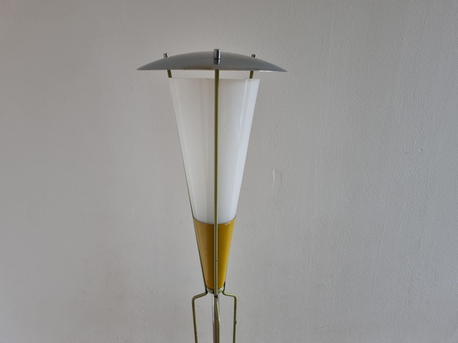 photo vinterior Rare Mid Century Floor Lamp In Style Of Stilnovo, 1960s
