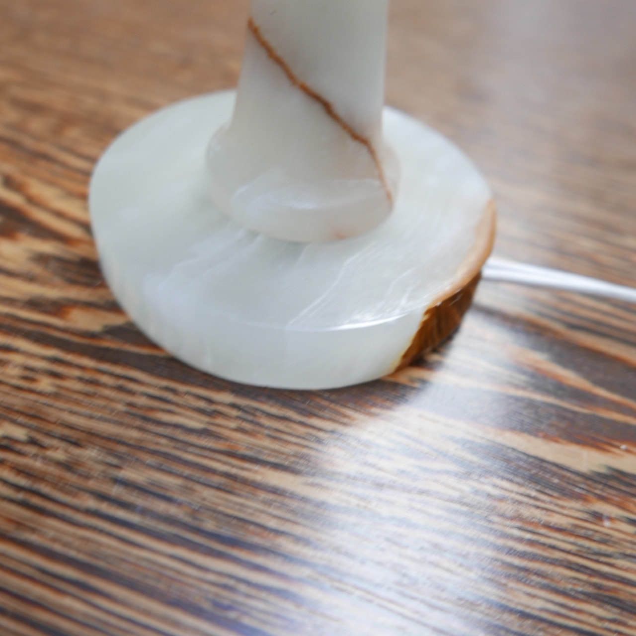 Onyx Alabster Mid Century English Table Lamp photo for sale