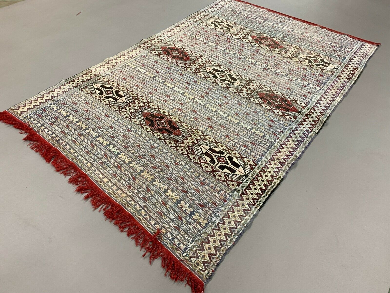 Vintage Moroccan Vegan Silk/Wool Berber Kilim 290x178 Cm Kelim Rug photo for sale