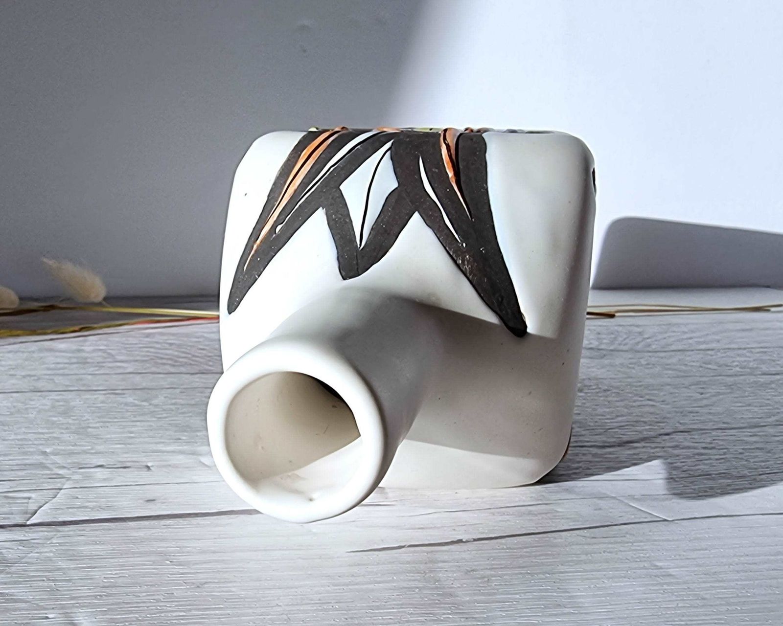 photo vintage Roger Capron For Vallauris, Dipped White And Multicolour Glaze, Signed Sculptural Bottle Vase, 1950s