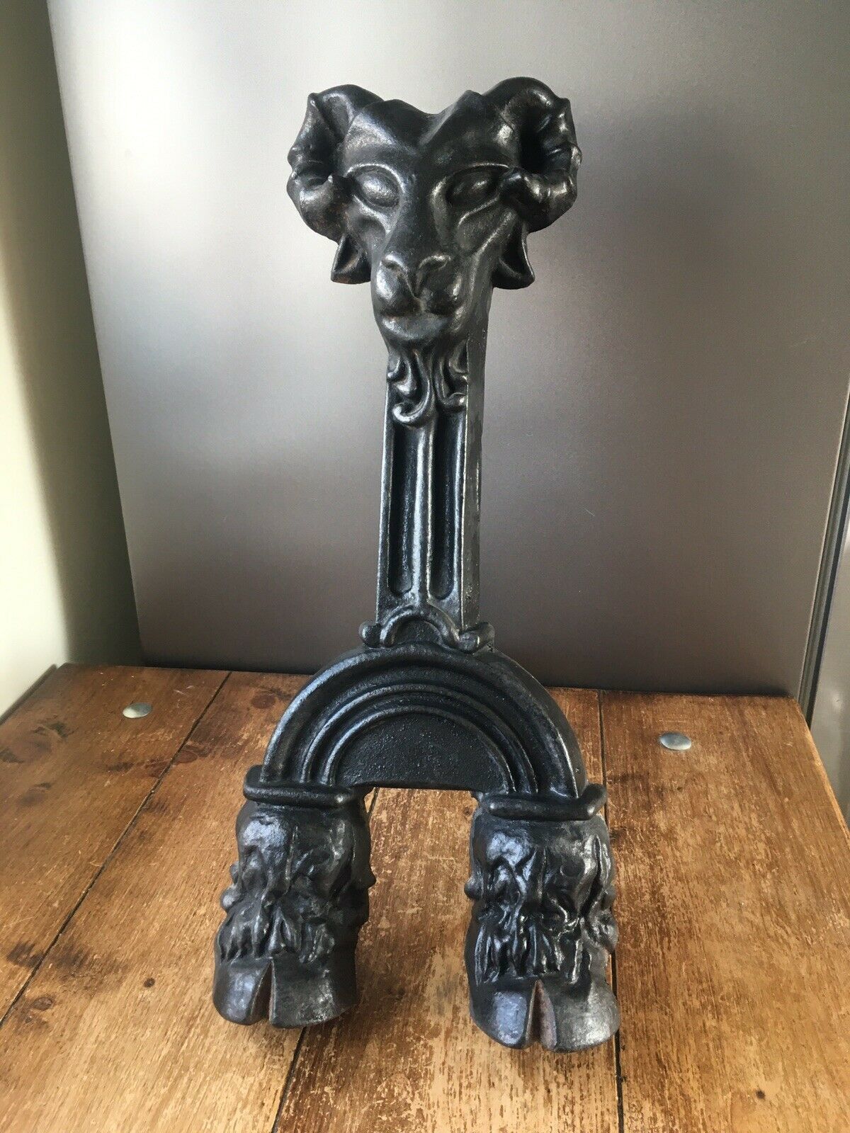 Exceptional Antique Rams Head & Hoof Cast Iron Fireside Fire Dogs Andirons 50kg photo Home Fixtures