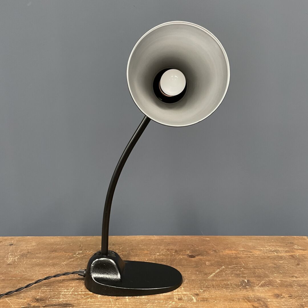 262.0 Zwarte Siemens Bureaulamp Model L299 photo