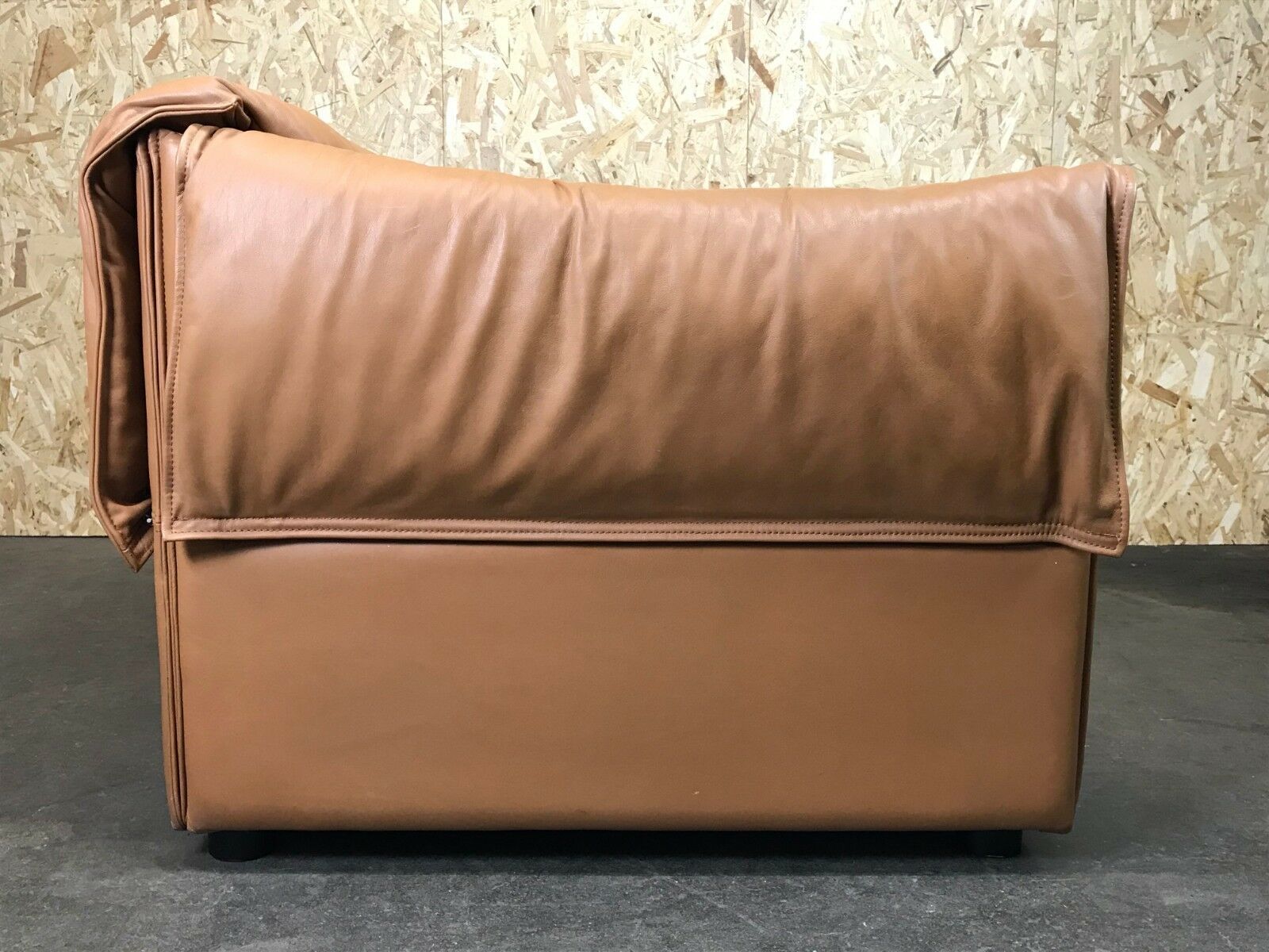 photo furniture 70s Sofa 2 Seater Leather Sofa Niels Bendtsen Lotus For N. Eilersen Danish Design