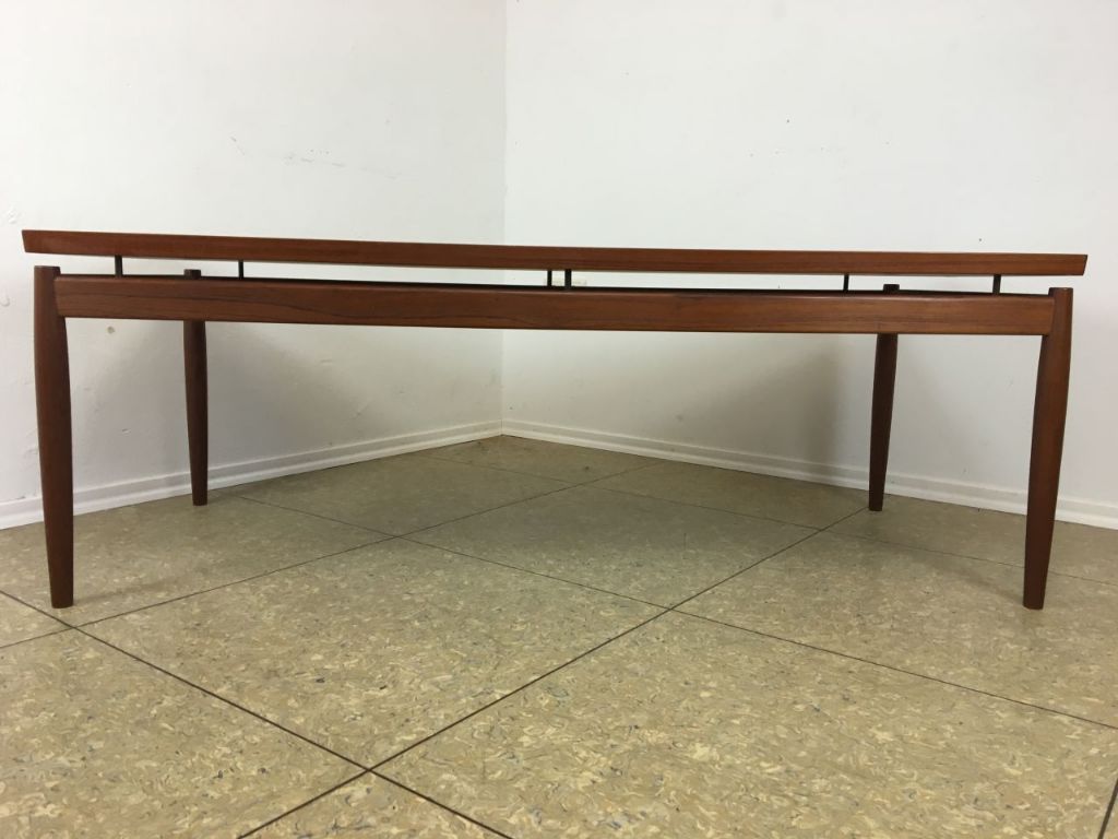 60s 70s  Table Table Grete Jalk France & Son Denmark Design photo furniture